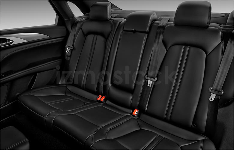 lincoln_20mkzstdsd2ra_rearseat